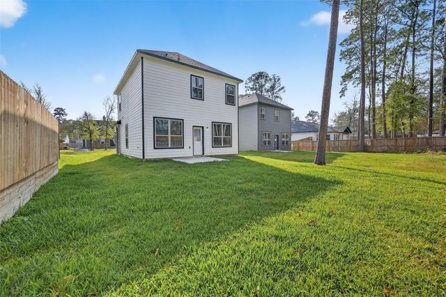 1452 Glen Oaks, Conroe, TX 77385