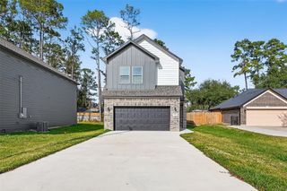 1452 Glen Oaks, Conroe, TX 77385