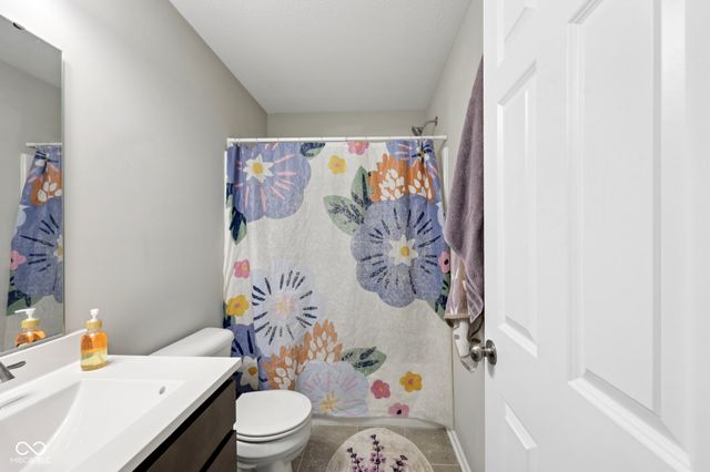 7111 Lillian Place, Cumberland, IN 46229