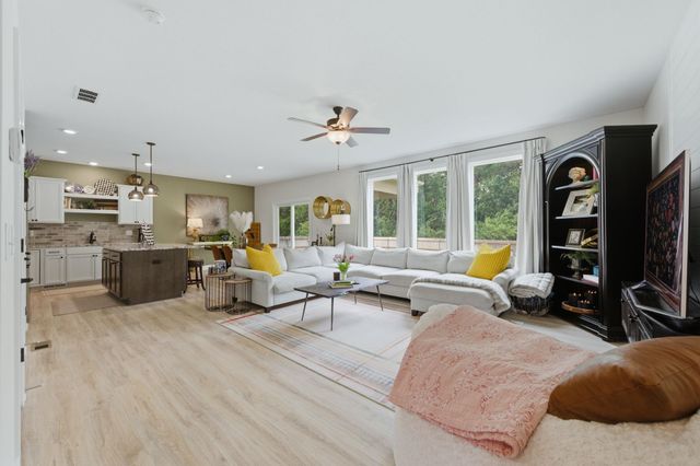 707 S Clear Creek, Wichita, KS 67230
