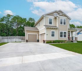 707 S Clear Creek, Wichita, KS 67230