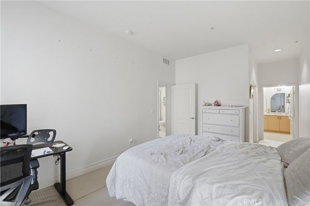 917 S New Hampshire 301, Los Angeles, CA 90006