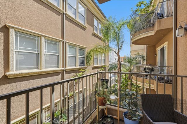 917 S New Hampshire 301, Los Angeles, CA 90006