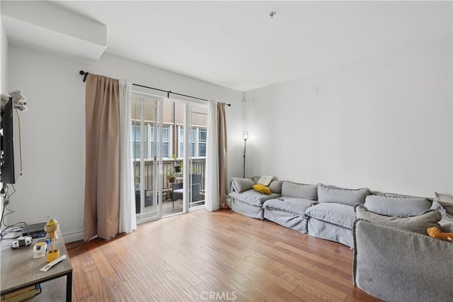 917 S New Hampshire 301, Los Angeles, CA 90006