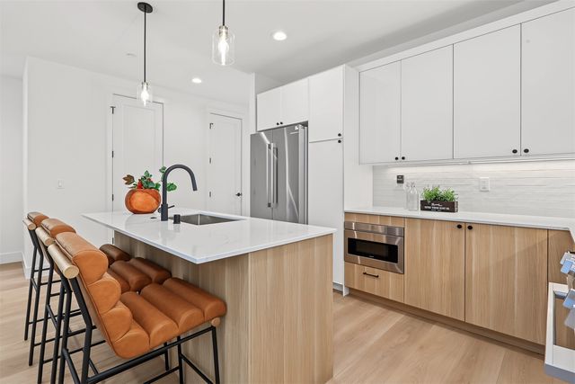 11249 108th Avenue NE, Kirkland, WA 98033