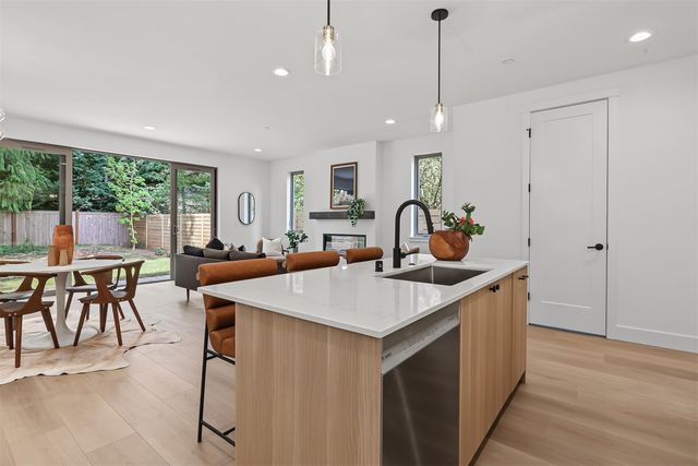 11249 108th Avenue NE, Kirkland, WA 98033
