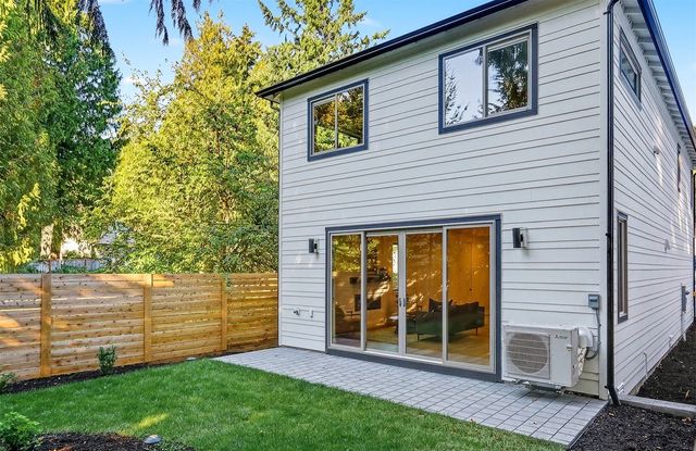11249 108th Avenue NE, Kirkland, WA 98033