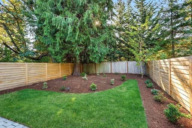 11249 108th Avenue NE, Kirkland, WA 98033