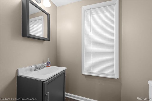 24236 Shakespeare Avenue, Eastpointe, MI 48021