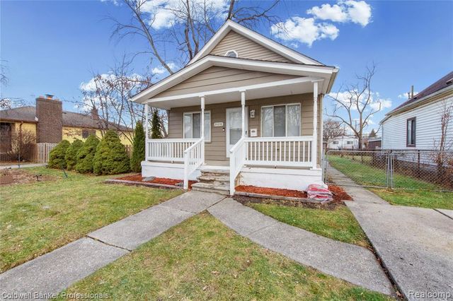 24236 Shakespeare Avenue, Eastpointe, MI 48021