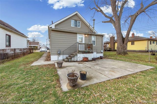 24236 Shakespeare Avenue, Eastpointe, MI 48021