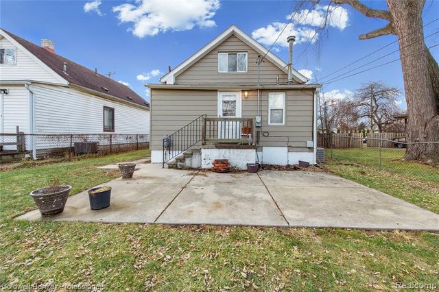 24236 Shakespeare Avenue, Eastpointe, MI 48021