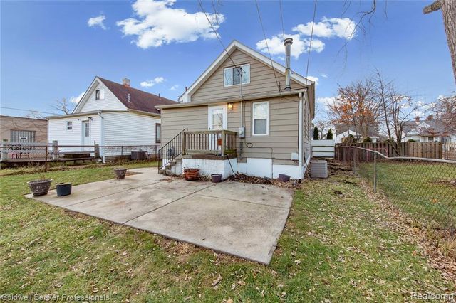 24236 Shakespeare Avenue, Eastpointe, MI 48021