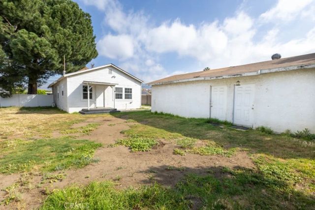920 N Brand, San Fernando, CA 91340