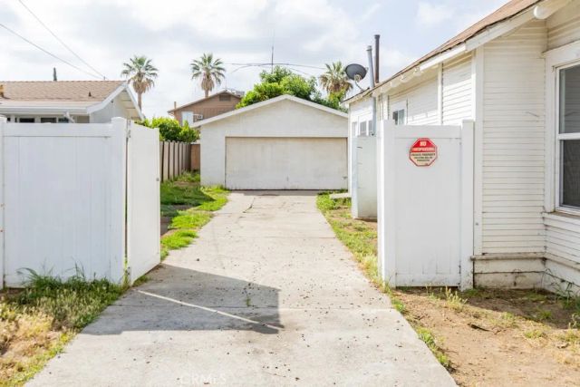 920 N Brand, San Fernando, CA 91340