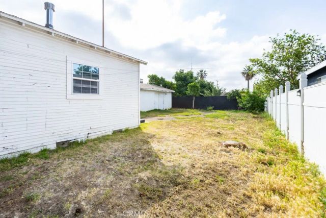 920 N Brand, San Fernando, CA 91340
