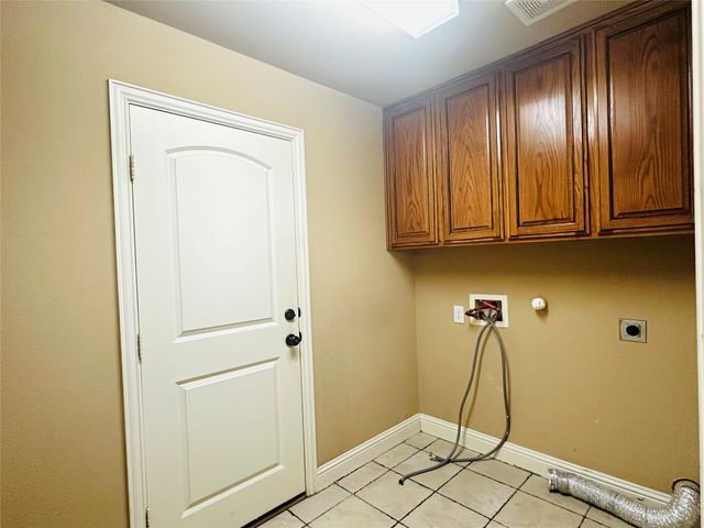 9129 Nob Hill Drive, North Richland Hills, TX 76182