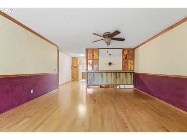 15037 Ne SISKIYOU Ct, Portland, OR 97230