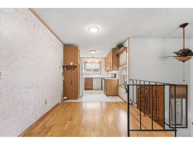 15037 Ne SISKIYOU Ct, Portland, OR 97230