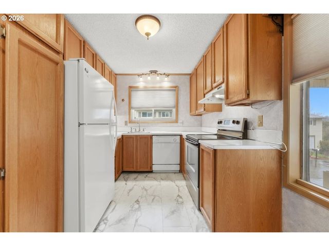 15037 Ne SISKIYOU Ct, Portland, OR 97230