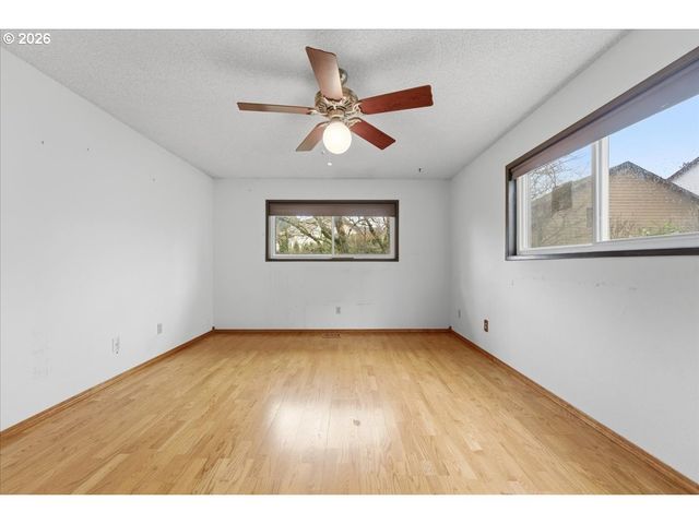 15037 Ne SISKIYOU Ct, Portland, OR 97230