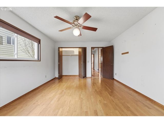 15037 Ne SISKIYOU Ct, Portland, OR 97230