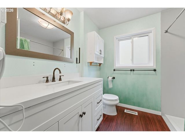 15037 Ne SISKIYOU Ct, Portland, OR 97230