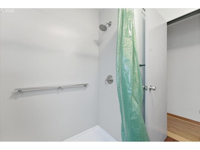 15037 Ne SISKIYOU Ct, Portland, OR 97230