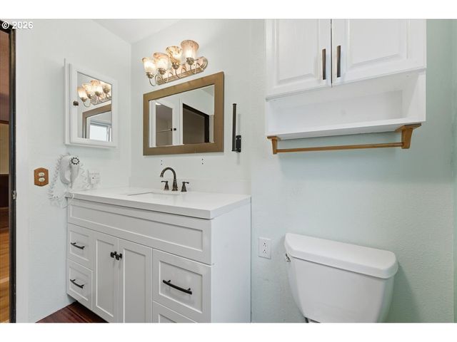 15037 Ne SISKIYOU Ct, Portland, OR 97230