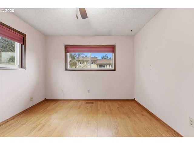 15037 Ne SISKIYOU Ct, Portland, OR 97230