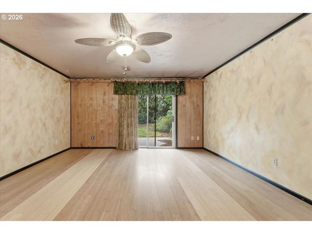 15037 Ne SISKIYOU Ct, Portland, OR 97230