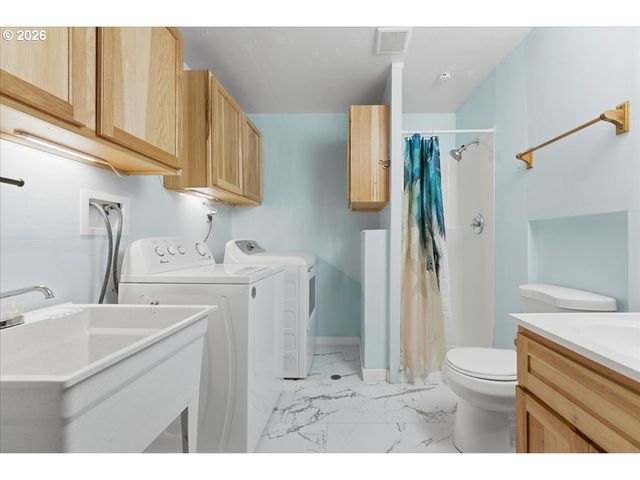 15037 Ne SISKIYOU Ct, Portland, OR 97230