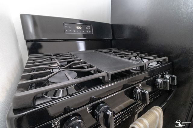 35247 Currier Street, Wayne, MI 48184