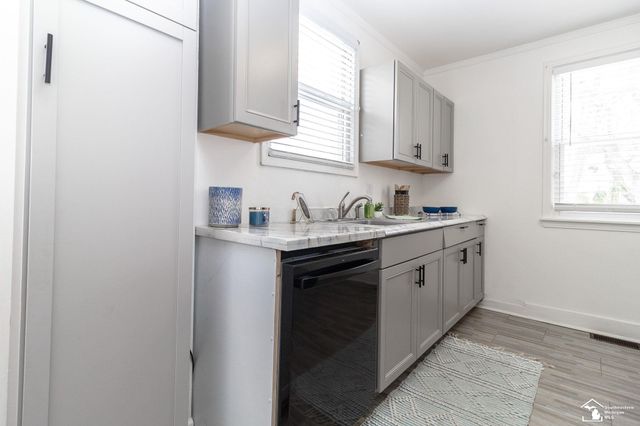 35247 Currier Street, Wayne, MI 48184