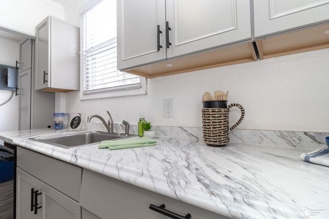 35247 Currier Street, Wayne, MI 48184