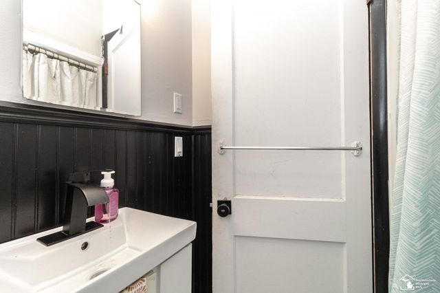 35247 Currier Street, Wayne, MI 48184