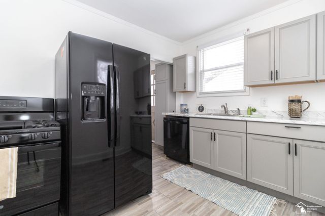 35247 Currier Street, Wayne, MI 48184