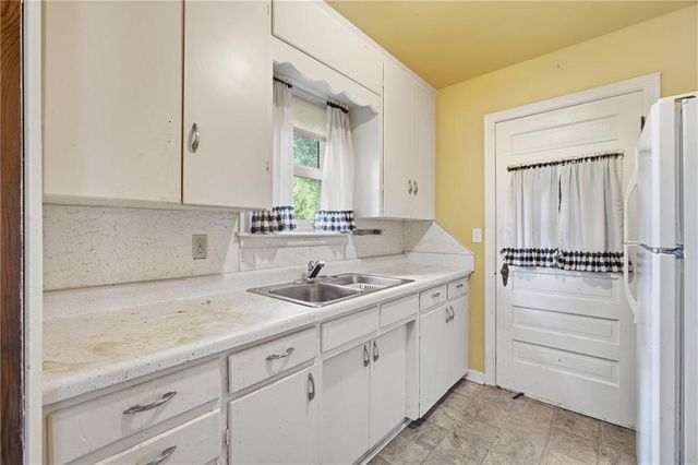 9209 E 67th Terrace, Raytown, MO 64133