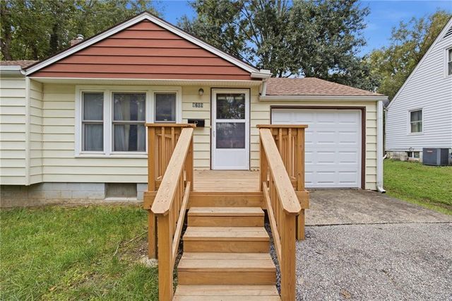 9209 E 67th Terrace, Raytown, MO 64133