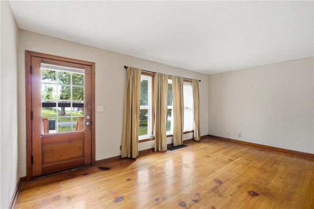 9209 E 67th Terrace, Raytown, MO 64133