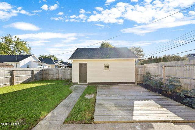 102 N Grove Street, Walbridge, OH 43465