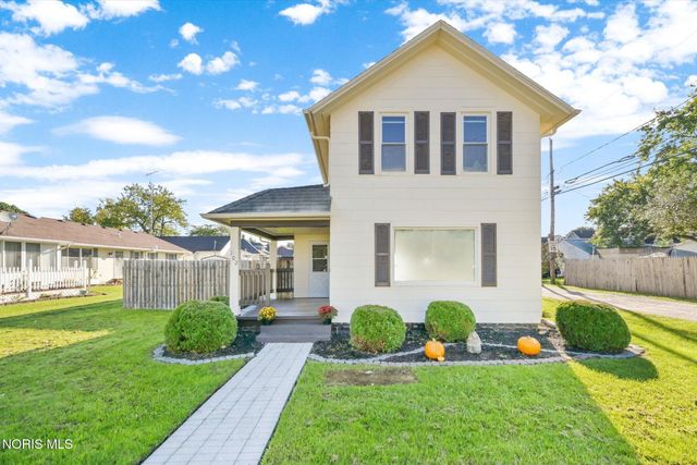 102 N Grove Street, Walbridge, OH 43465