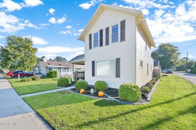 102 N Grove Street, Walbridge, OH 43465