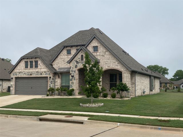 209 Johnson Street, Granbury, TX 76048