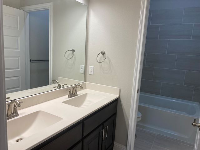 209 Johnson Street, Granbury, TX 76048