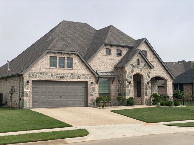 209 Johnson Street, Granbury, TX 76048