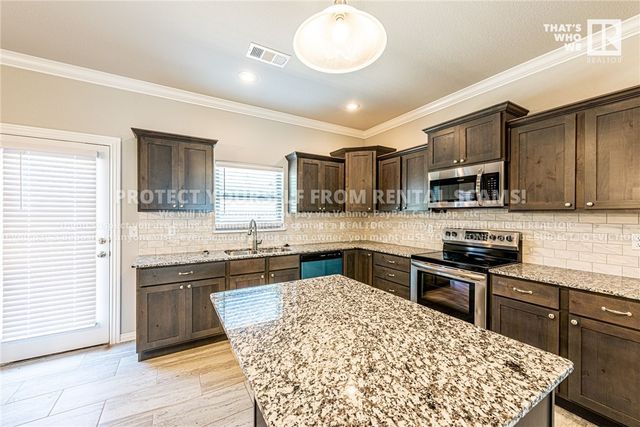 505 W Laurel Avenue, Rogers, AR 72758