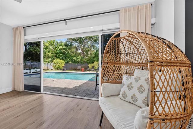 5431 SW 1st St, Plantation, FL 33317