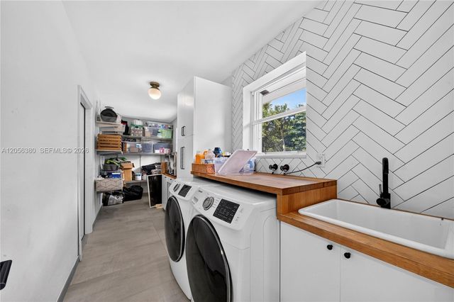 5431 SW 1st St, Plantation, FL 33317