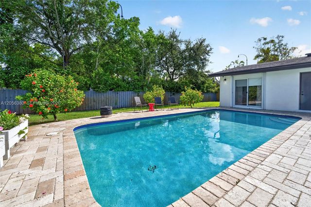 5431 SW 1st St, Plantation, FL 33317
